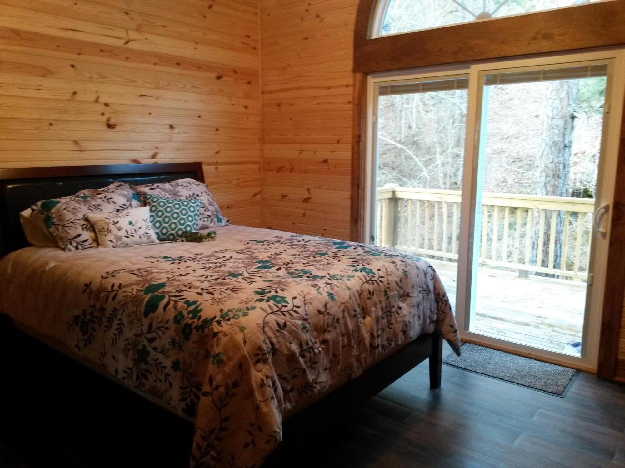 132 Catherine Park #1 Cozy Romantic Cabin On The Creek Villa Hot Springs Exterior photo